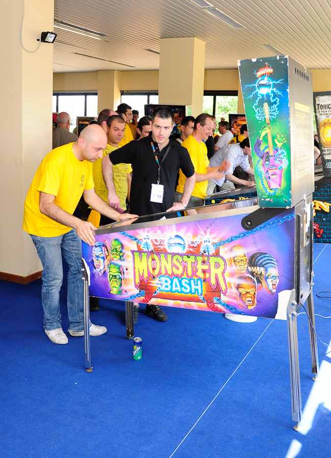 Daniele Acciari on Monster Bash pinball