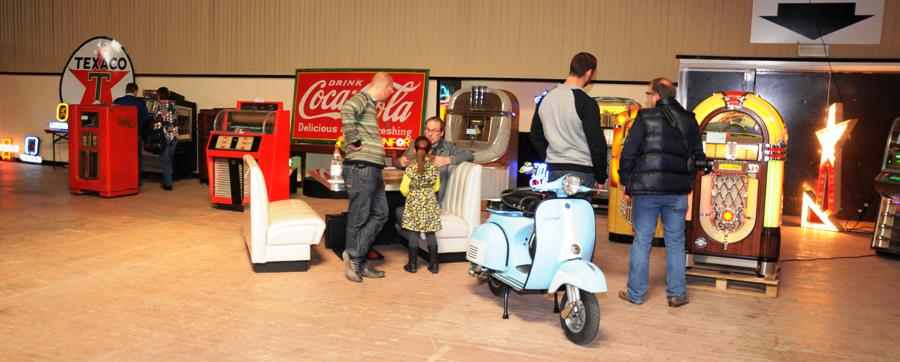 Diner booth, Vespa