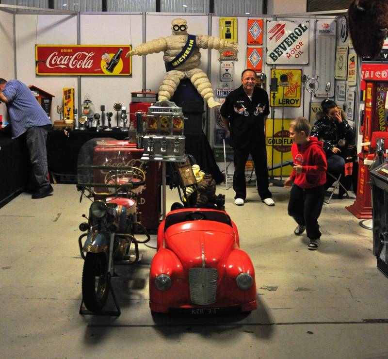 Michelin Bibendum, toy car