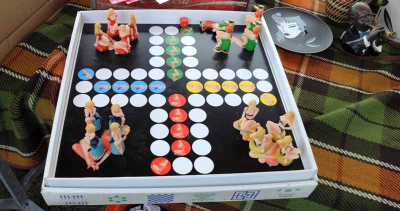 pin-up boardgame